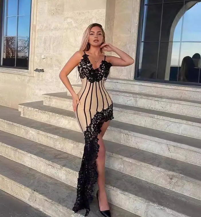 Asymmetrisches Sexy Standesamt Brautkleid Jeanna in Champagne Schwarz