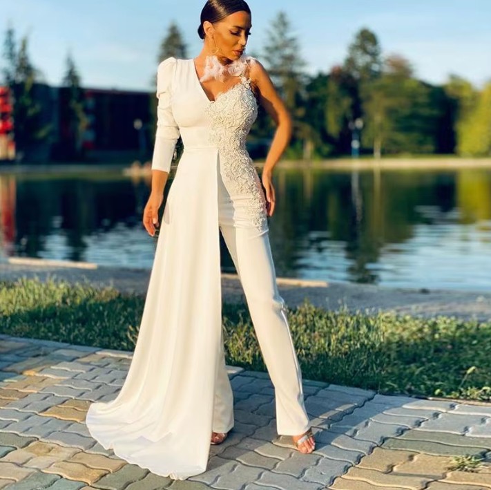 Braut Einteiler Jumpsuit für den Standesamt Asymmetrisch in&nbsp;Weiß