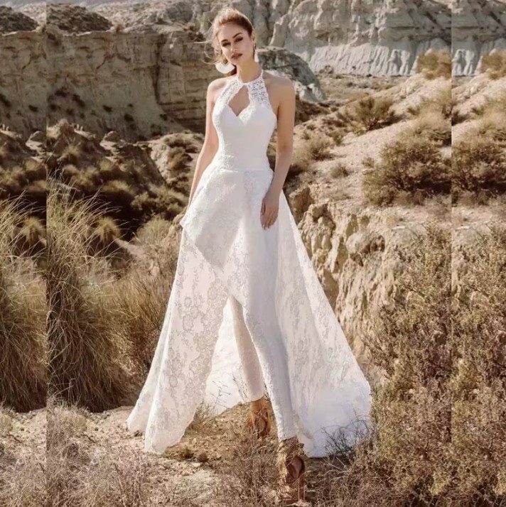 Fashion Hochzeits Overall Jumpsuit Einteiler Jade für die Braut mit Spitzen&nbsp;Schleppe