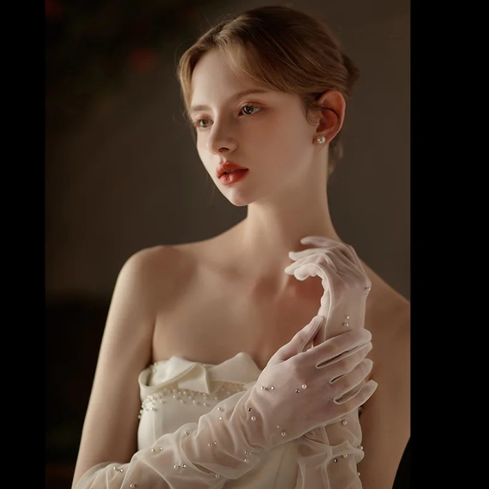 Lange Brauthandschuhe Juliet mit Perlen&nbsp;Applikationen