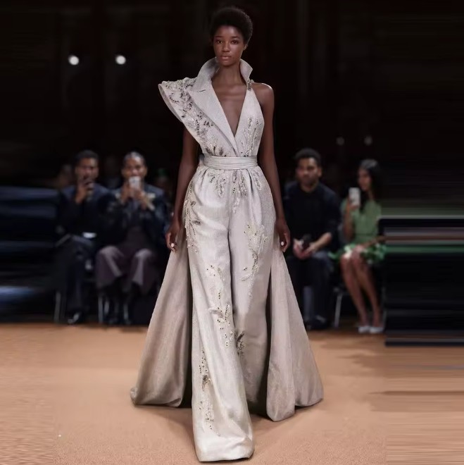 Luxus Satin Braut Overall Einteiler für den Standesamt mit&nbsp;Stickereien