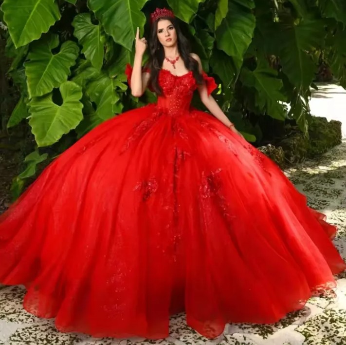 Rotes Prinzessinnen Ballkleid Schulterfrei mit Spitze in&nbsp;Rot