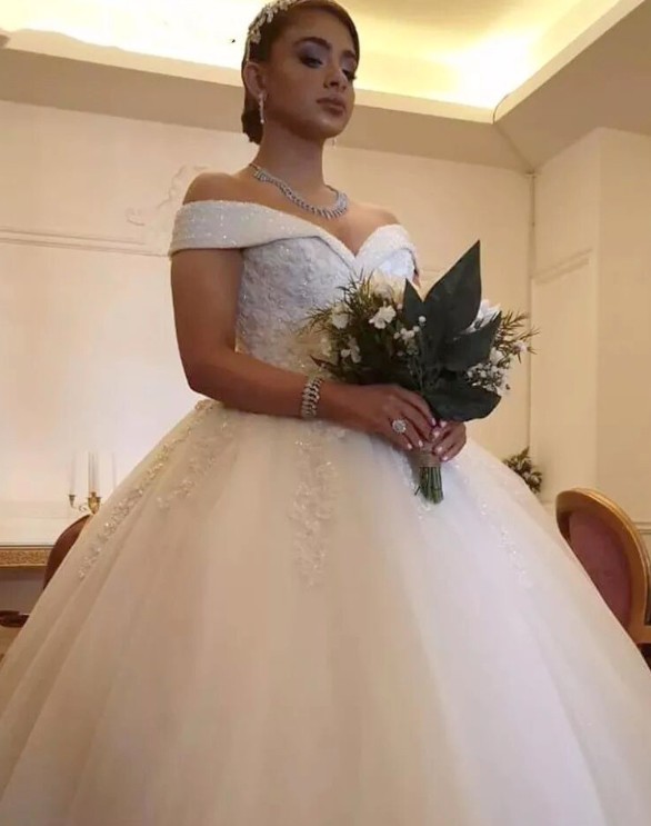 Schulterfreies Ball Linie Brautkleid Jolyne mit Spitze und Stickereien&nbsp;Lang