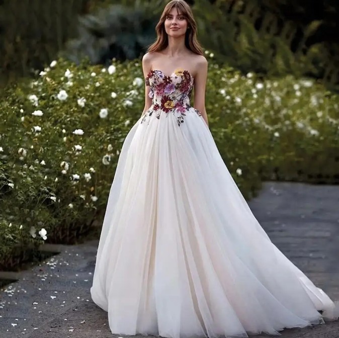 Schulterfreies Brautkleid Irene mit Bunte&nbsp;Blumen