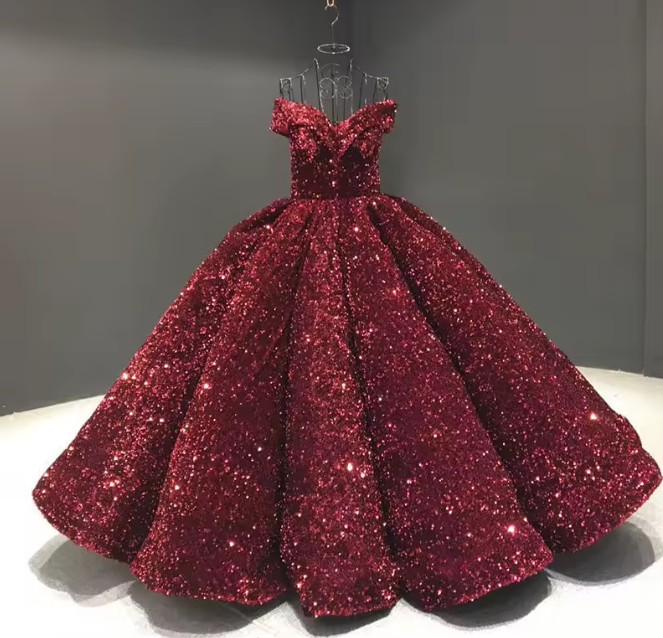 Schulterfreies Glitzer Ballkleid Eluana in&nbsp;Dunkelrot