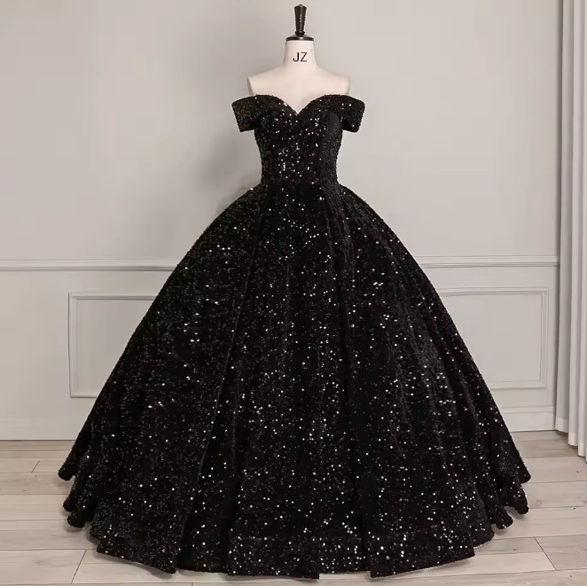 Schulterfreies Glitzer Ballkleid Eluana in&nbsp;Schwarz