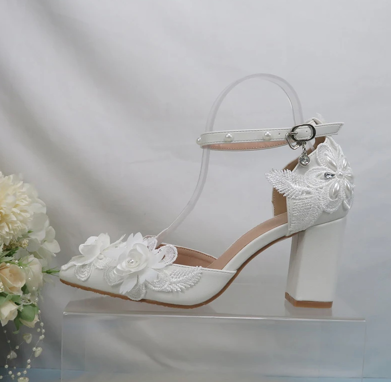 Brautschuhe Hochzeitsschuhe Anja mit Satin Blumen und Block&nbsp;Absatz