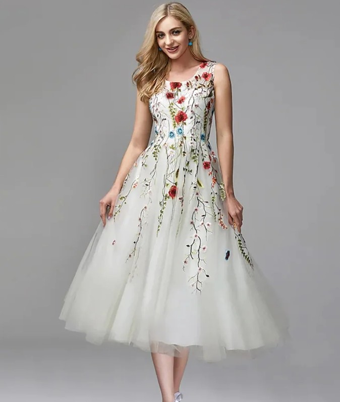 Wadenlanges A-Linie Brautkleid Iseabail mit Bunte&nbsp;Blumen
