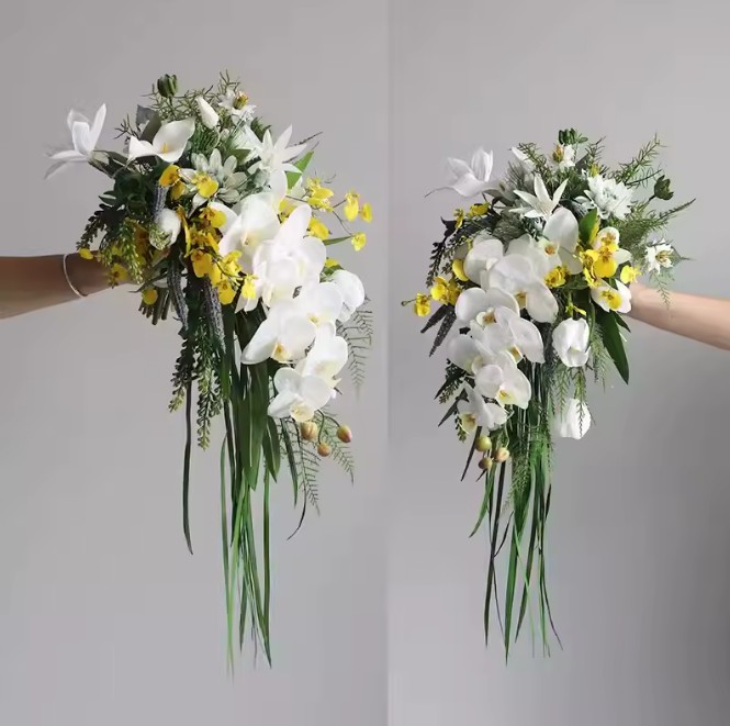 Wasserfall Braut Blumenstrauß Emma mit&nbsp;Orchideen