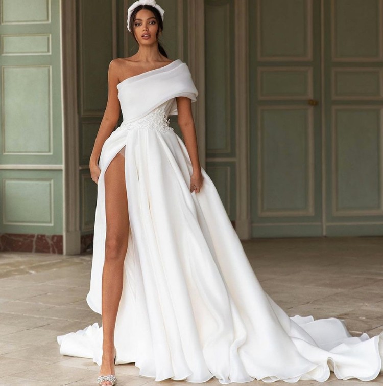 A Linie High Side Brautkleid Jamie Bodenlang mit&nbsp;Schleppe