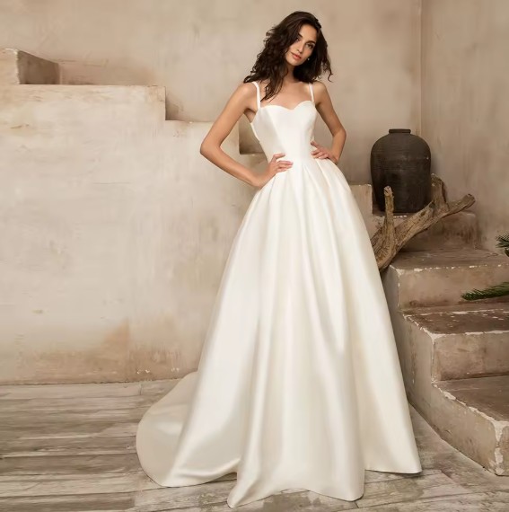 Clean Chic A Linie Satin Brautkleid Joaline&nbsp;Bodenlang