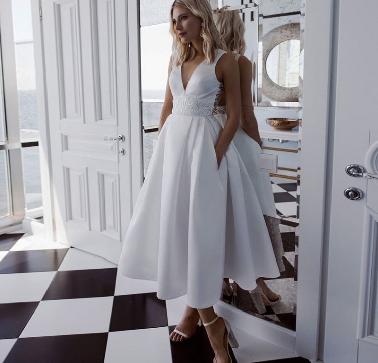 Pettycoat Style Brautkleid Fabia Ärmellos mit V&nbsp;Ausschnitt