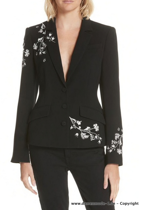 Schwarzer Hosenanzug mit Blumen Applikationen