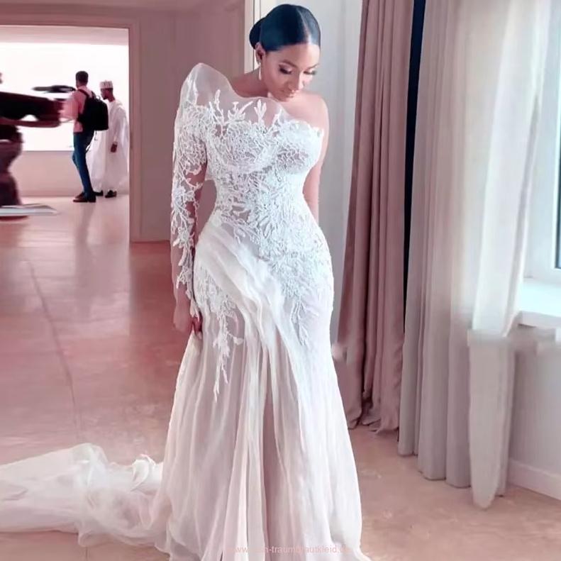 One Shoulder Fit and Flare Brautkleid Bernadette mit Spitze und Tüll&nbsp;Schleppe