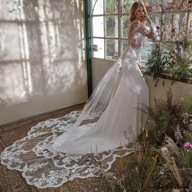 2 in 1 Fit and Flare Brautkleid Eilika mit Ärmeln aus Spitze Schleppe&nbsp;Abnehmbar