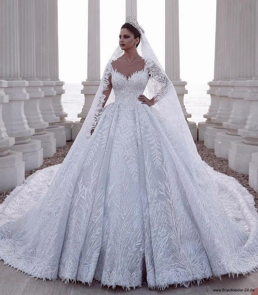 Luxus Brautkleid Elisha mit 3D Applikationen und&nbsp;Schleppe