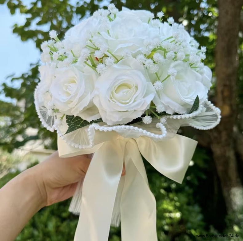 Braut Blumenstrauß Evita Rund in Weiß mit&nbsp;Rosen