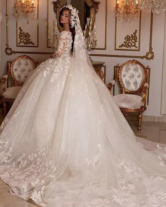 Prinzessin Ball Linie Brautkleid Berenice mit Blumen und Herz&nbsp;Dekollette