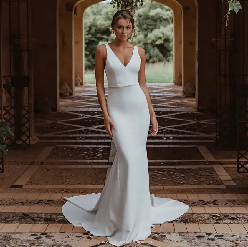 Ärmelloses Fit and Flare Brautkleid Delia Schlicht mit&nbsp;Schleppe