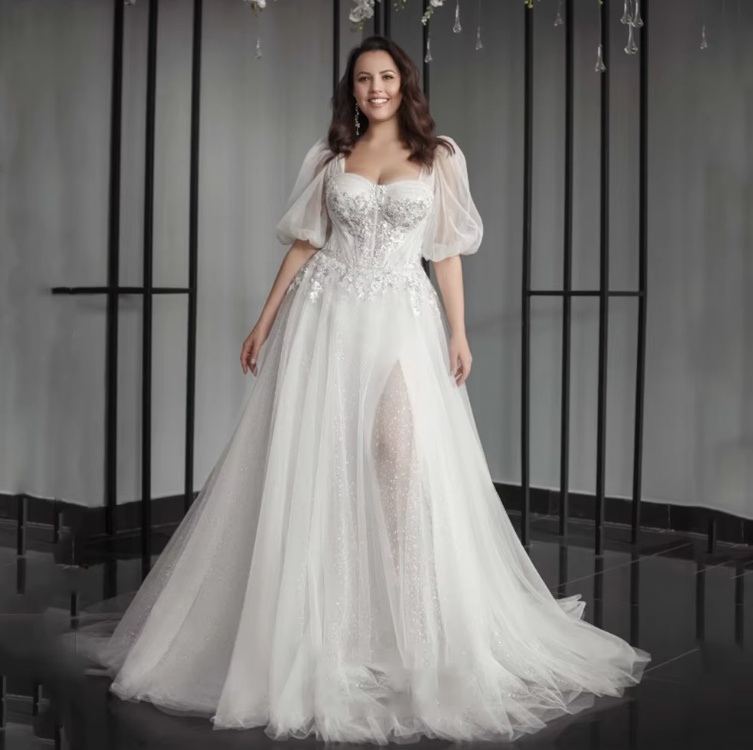 Herz Ausschnitt Curvy Brautkleid Cleo mit Blumen Spitze und Tüll&nbsp;Ärmel