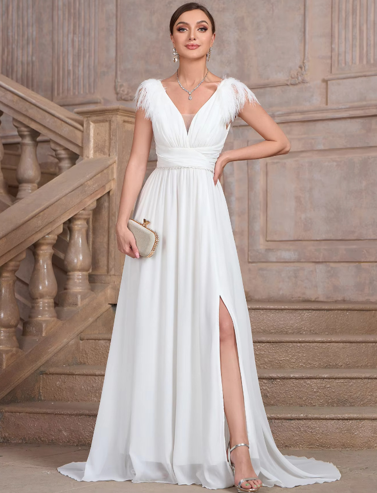 A Linie Chiffon Standesamtkleid Caja mit V Ausschnitt und Schlitz in&nbsp;Weiß