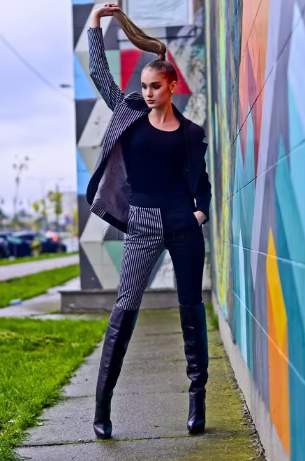 Damenoutfit Patchwork Hosenanzug Gabriela Schwarz Gestreift