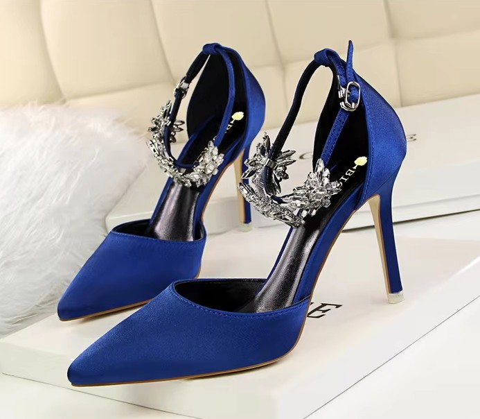High Heels Stiletto Satin Brautschuhe Inga in Blau mit Strass Applikationen