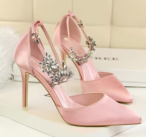 High Heels Stiletto Satin Brautschuhe Inga in Rosa mit Strass Applikationen