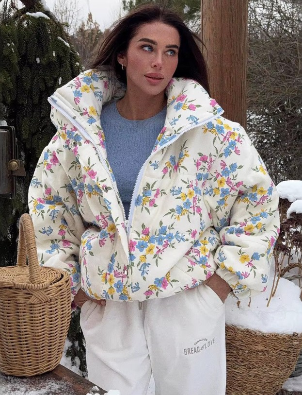 Kurze Damen Jacke Dala Weiß mit&nbsp;Blumenmuster