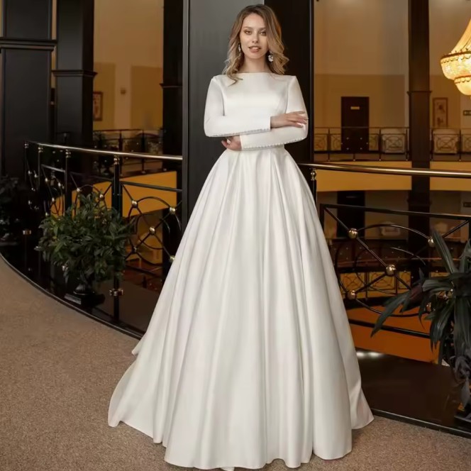 Schlichtes Langarm Satin Brautkleid Isabelle