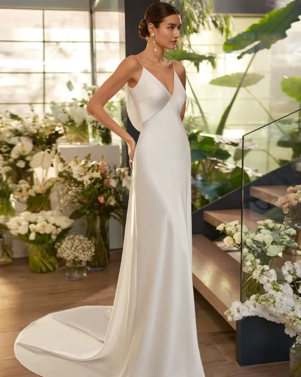 Spaghettiträger Clean Chic Brautkleid Iolana mit Schleppe&nbsp;Rückenfrei