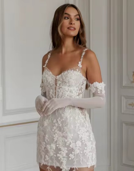 Spaghettiträger Mini Etui Brautkleid Irina mit Spitze