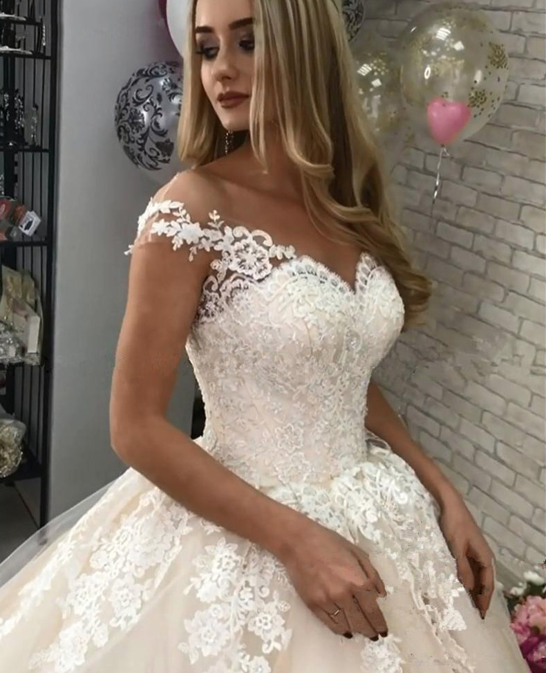 Ball Linie Tüll Brautkleid Aurea Bodenlang mit&nbsp;Spitze