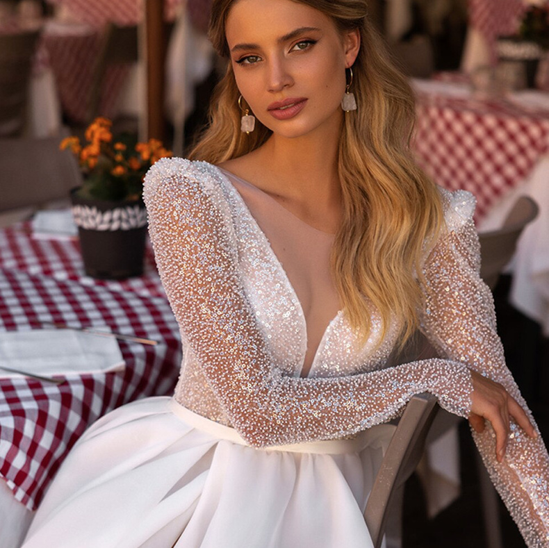 Luxus Beach Glitzer Brautkleid Aida Langarm mit Rundhals&nbsp;Ausschnitt