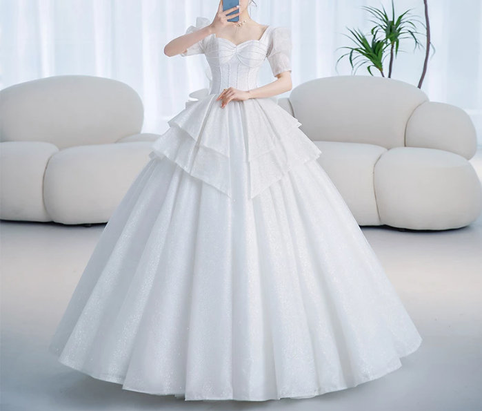 Ball Linie Kurzarm Brautkleid mit Pailletten Perlen&nbsp;Applikationen