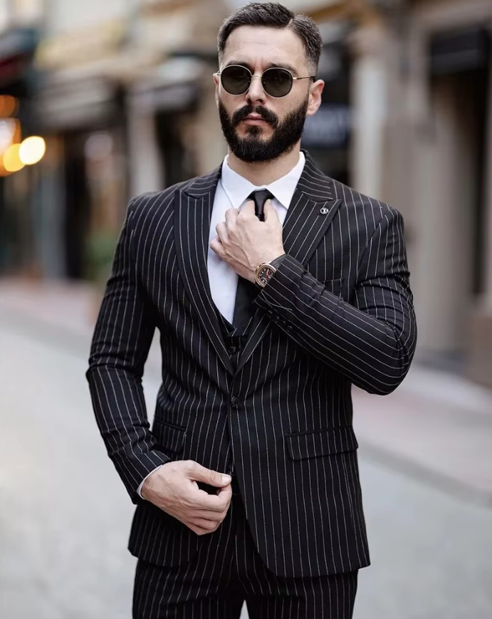 Nadelstreifen Hochzeitsanzug Adrian für den Bräutigam in Schwarz Dreiteilig mit&nbsp;Weste