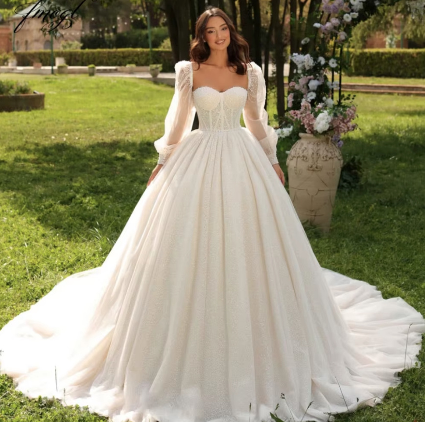 Schulterfreies Prinzessinnen Brautkleid Caroline mit Schleppe Ärmel&nbsp;Abnehmbar