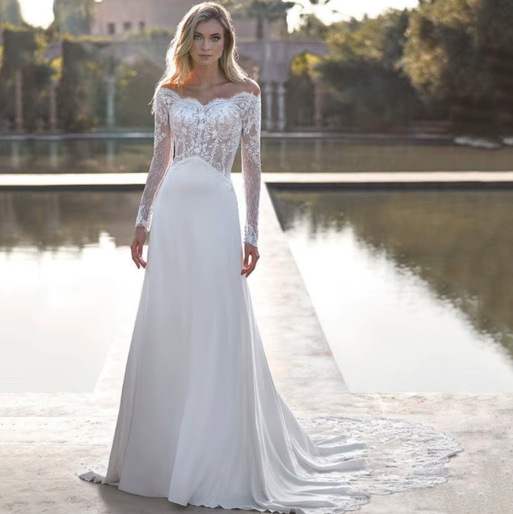 Schulterfreies Brautkleid Cosima mit Lingerie Oberteil Ärmeln aus Spitze und&nbsp;Schleppe