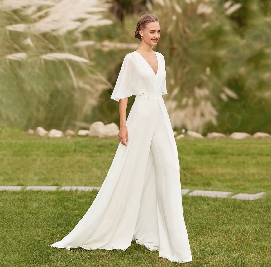 A Linie Braut Einteiler Standesamt Outfit mit&nbsp;Schleppe