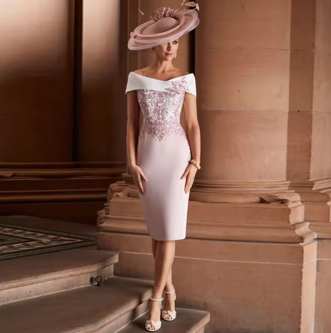 Schulterfreies Bleistift Kleid Jamie mit Spitze Wadenlang in&nbsp;Altrosa