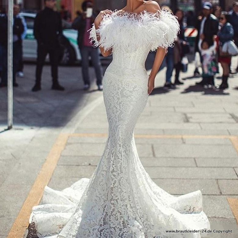 Meerjungfrauen Brautkleid mit Spitze und&nbsp;Federn