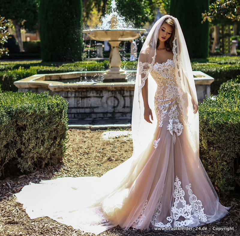 Elefnbein Meerjungfrau Brautkleid Schulterfrei mit Spitze