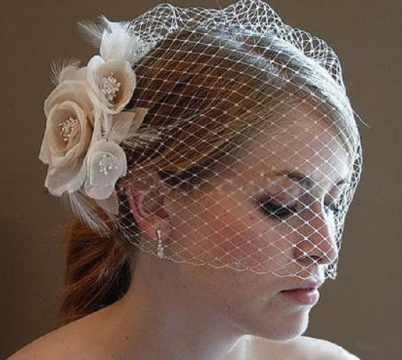 Tüll Braut Schleier mit Satin Blumen