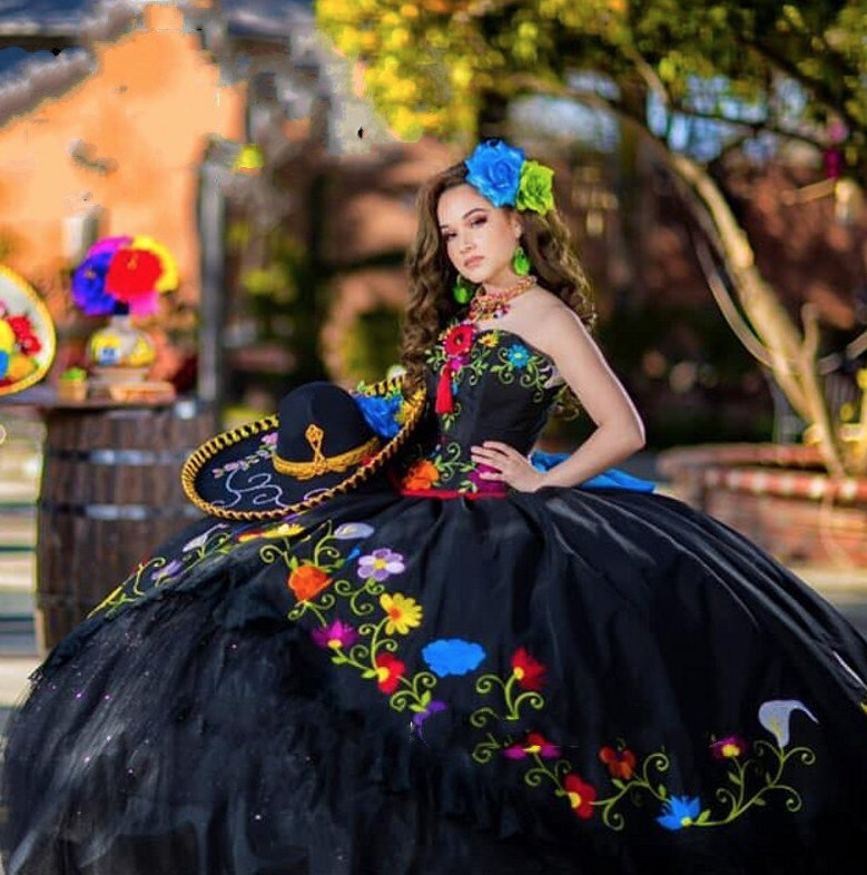 Ball Linie Brautkleid Schulterfrei in Schwarz mit Blumen Stickereien