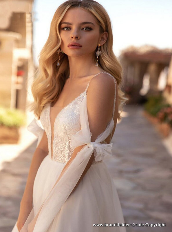 Elegantes Tüll Brautkleid mit Schleife und Herz&nbsp;Ausschnitt