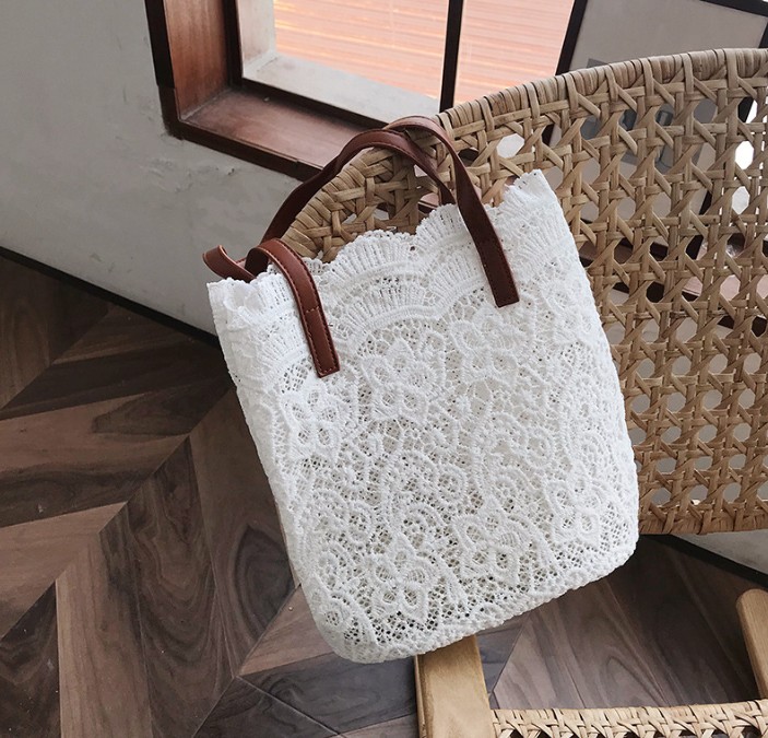 Stroh Strandtasche Sibylle in Weiß mit&nbsp;Blumenmuster